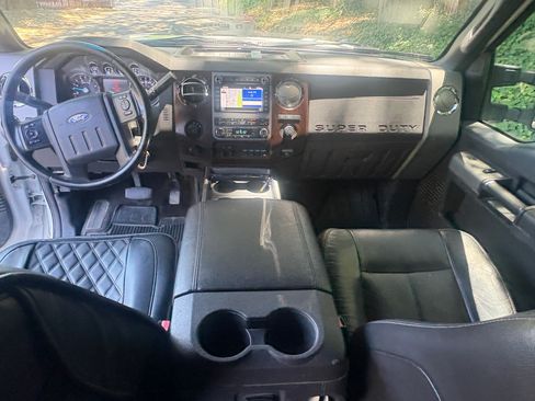 Used 2012 Ford F250 Lariat w/ Lariat Interior Pkg AWD/4WD image 11