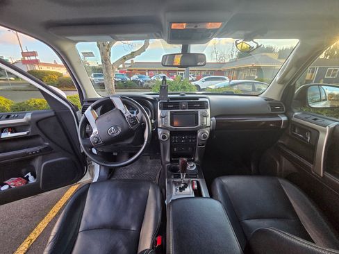 Used 2018 Toyota 4Runner Limited image 8