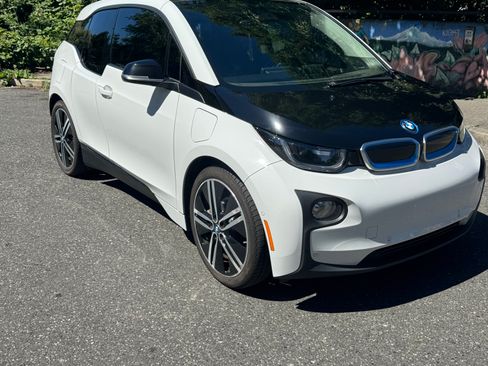 Used 2017 BMW i3 w/ Range Extender RWD image 2