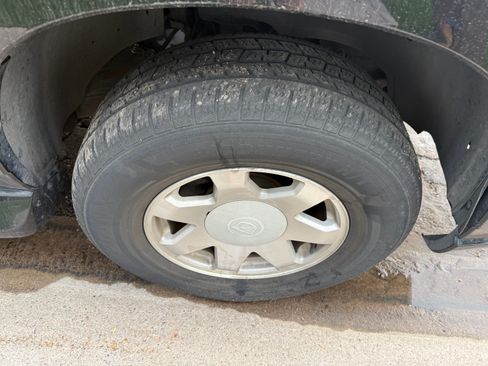 Used 2002 Cadillac Escalade Luxury image 15