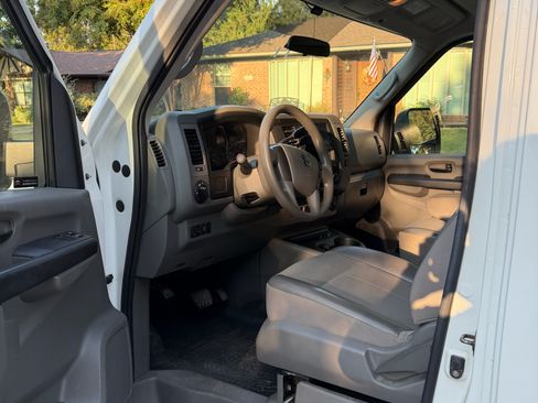 Used 2016 Nissan NV 3500 S w/ Power Package RWD image 22