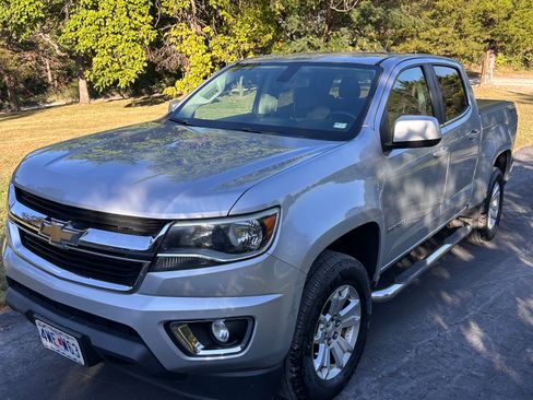 Used 2017 Chevrolet Colorado LT w/ LT Convenience Package AWD/4WD image 4