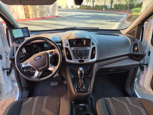 Used 2016 Ford Transit Connect XLT image 13