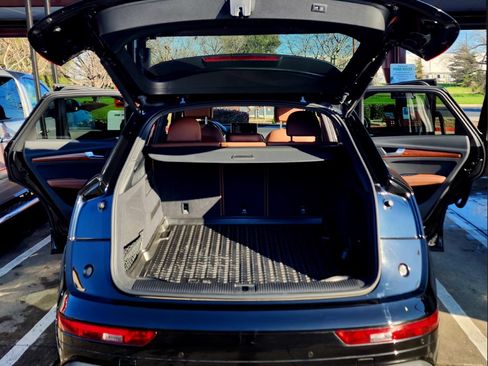 Used 2021 Audi Q5 2.0T Premium Plus w/ Premium Plus Package image 2