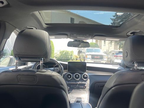 Used 2018 Mercedes-Benz GLC 300 4MATIC image 4