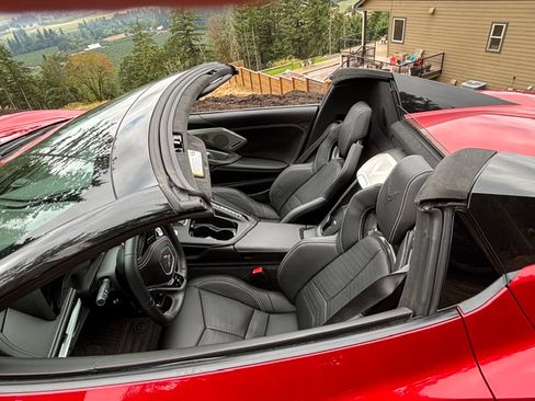 Used 2023 Chevrolet Corvette Stingray Premium Conv w/ Z51 Performance Package RWD image 11