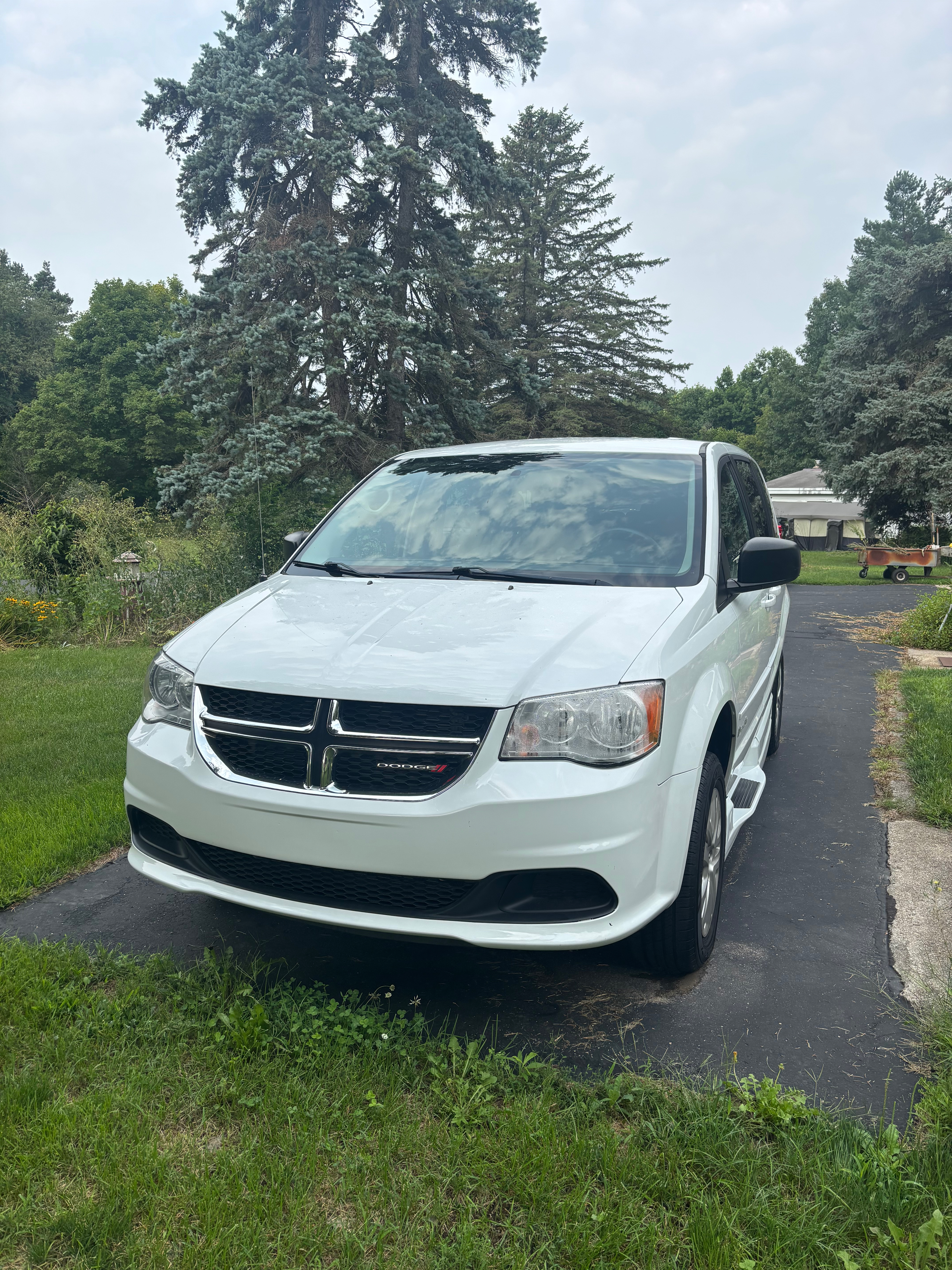 Used 2017 Dodge Grand Caravan SE w/ Power Window Group FWD image 5