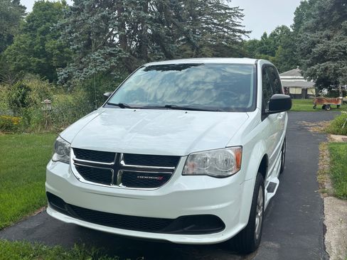 Used 2017 Dodge Grand Caravan SE w/ Power Window Group FWD image 5