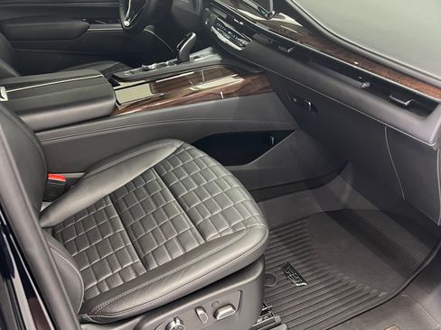 Used 2022 Cadillac Escalade Sport Platinum w/ LPO, ONYX Package AWD/4WD image 11