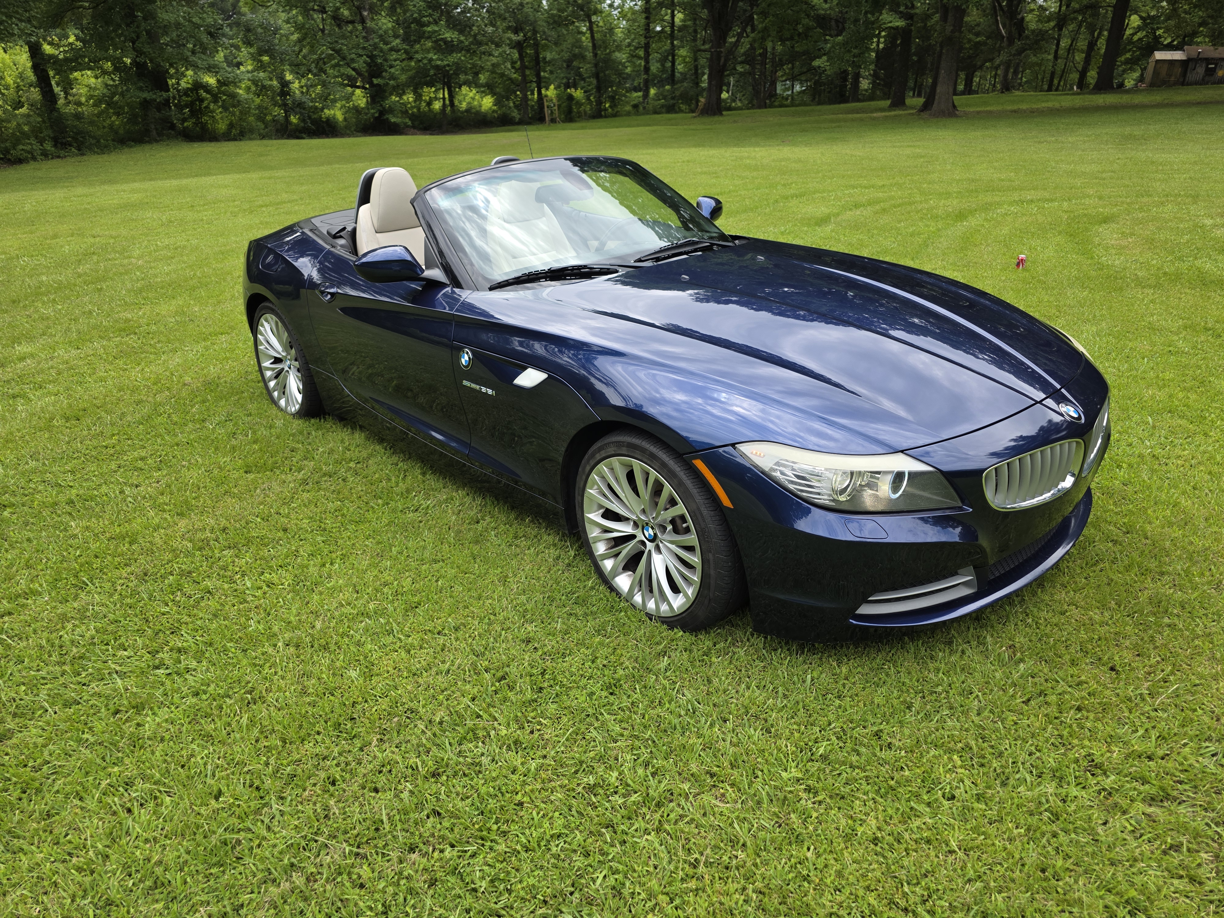 Used 2009 BMW Z4 sDrive35i RWD image 2