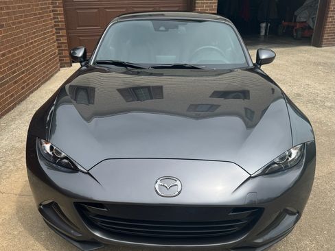 Used 2021 MAZDA MX-5 Miata RF Grand Touring RWD image 2