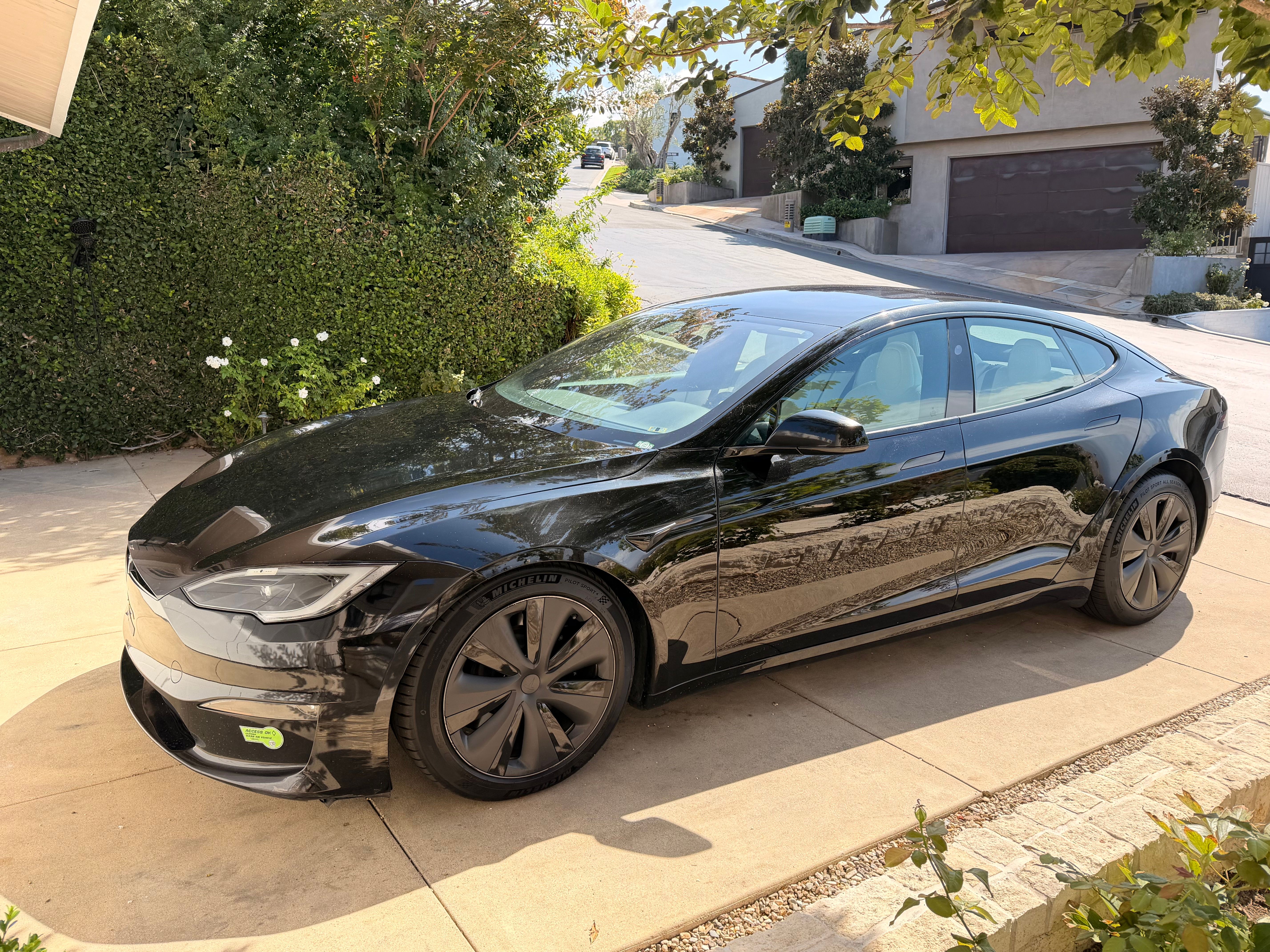 Used 2023 Tesla Model S Standard Range AWD/4WD image 12