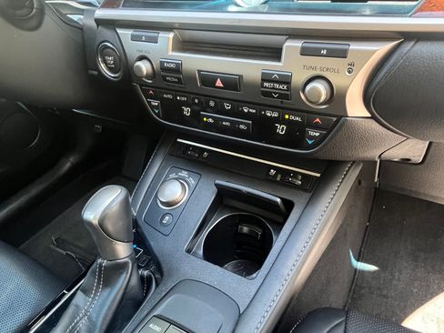 Used 2016 Lexus ES 350 w/ Premium Package w/Wood Trim image 11