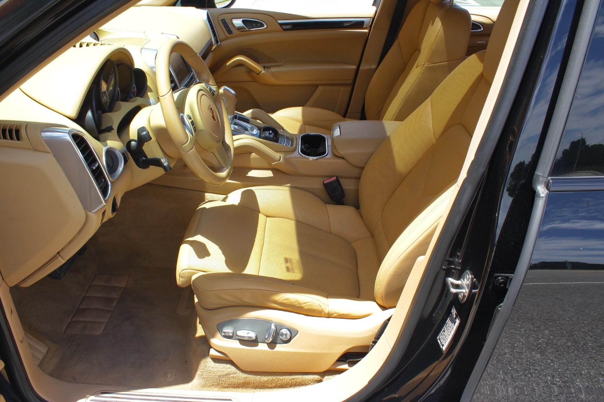 Used 2014 Porsche Cayenne Diesel AWD/4WD image 14