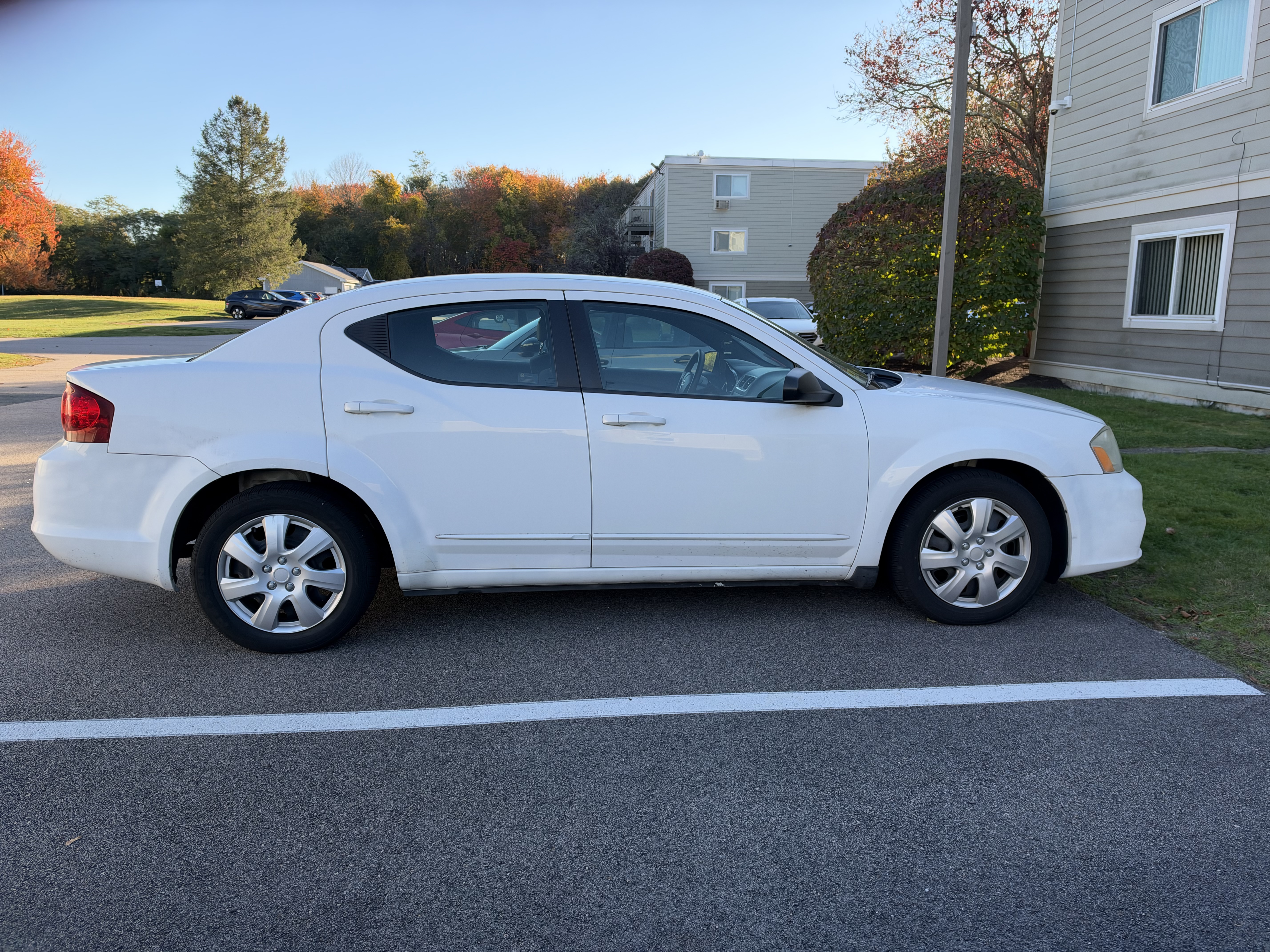 Used 2014 Dodge Avenger SE FWD image 6