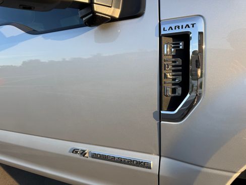 Used 2017 Ford F250 Lariat w/ Lariat Ultimate Package image 16