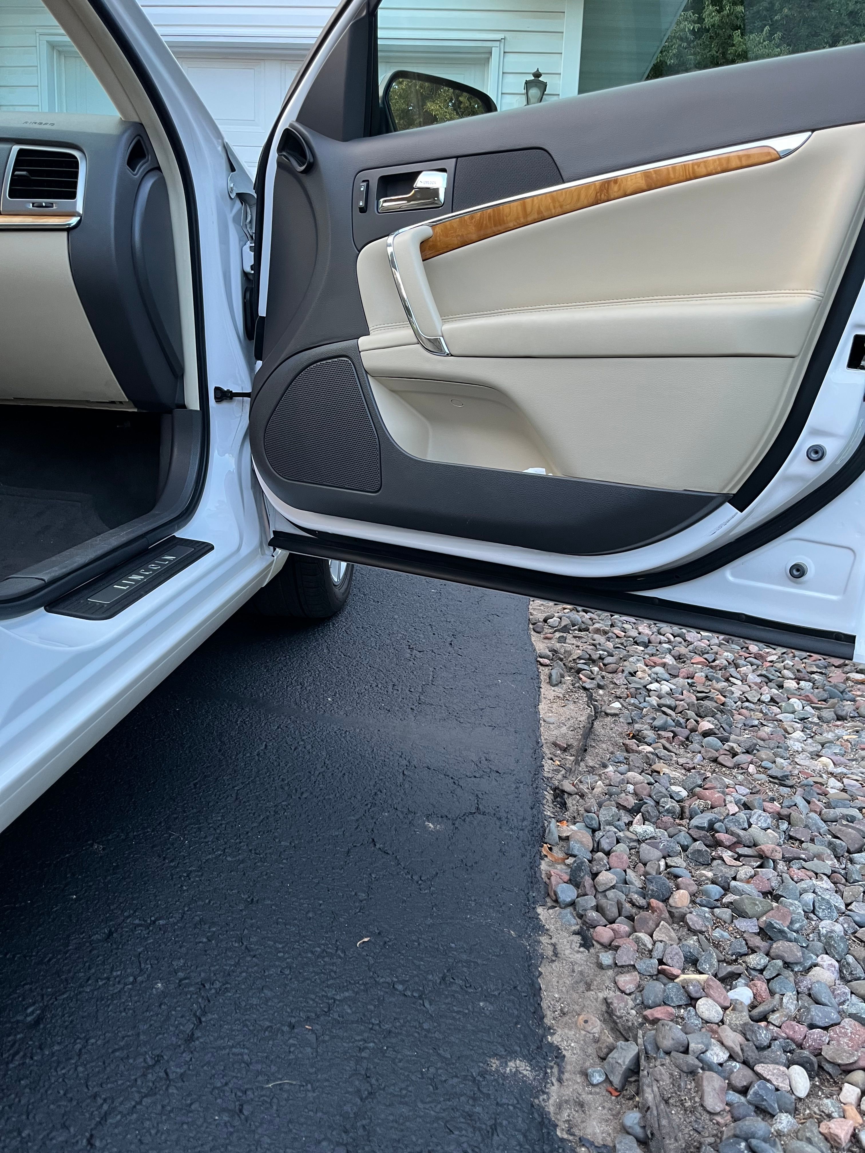 Used 2012 Lincoln MKZ FWD image 16