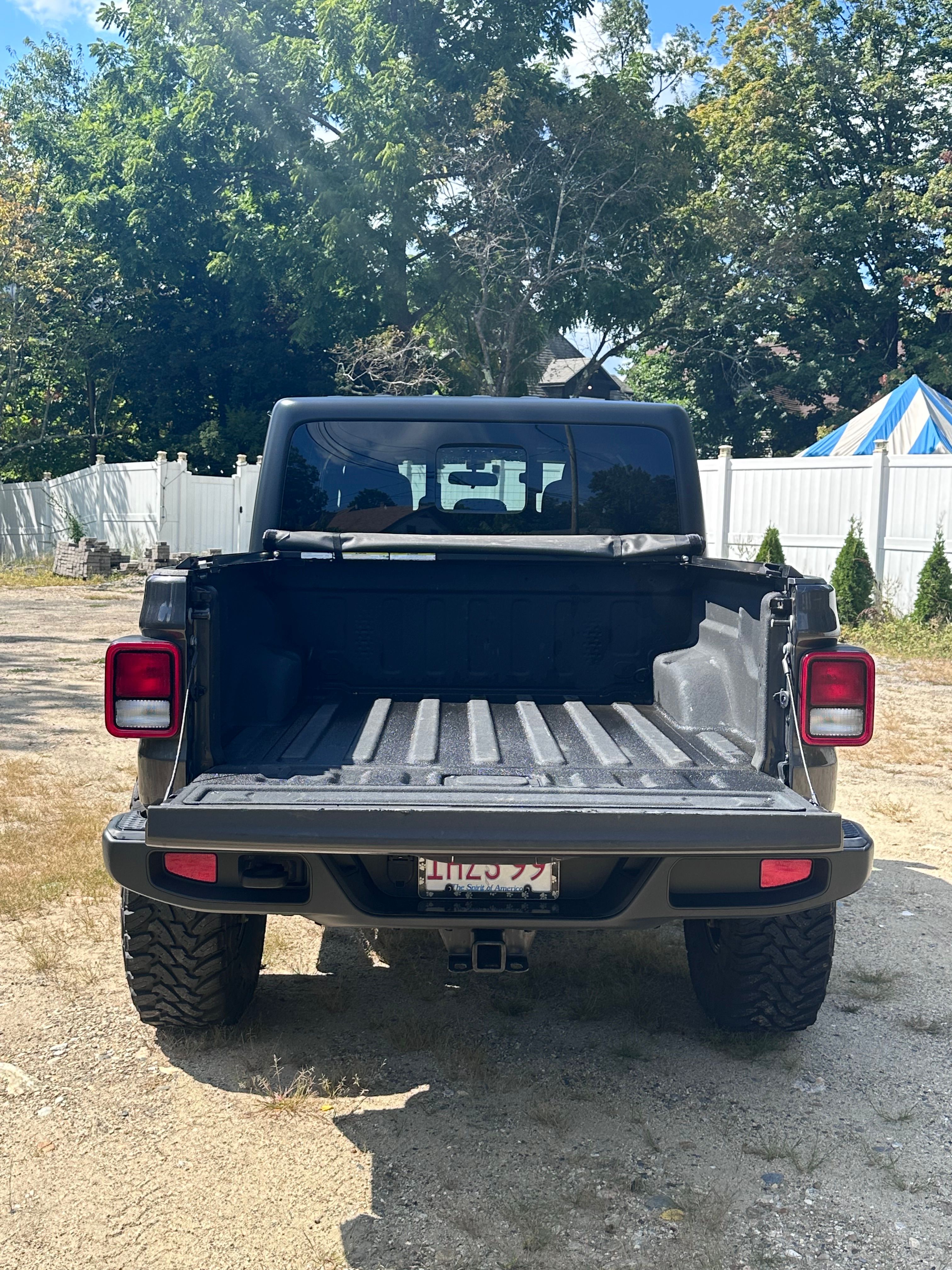 Used 2021 Jeep Gladiator Sport AWD/4WD image 9
