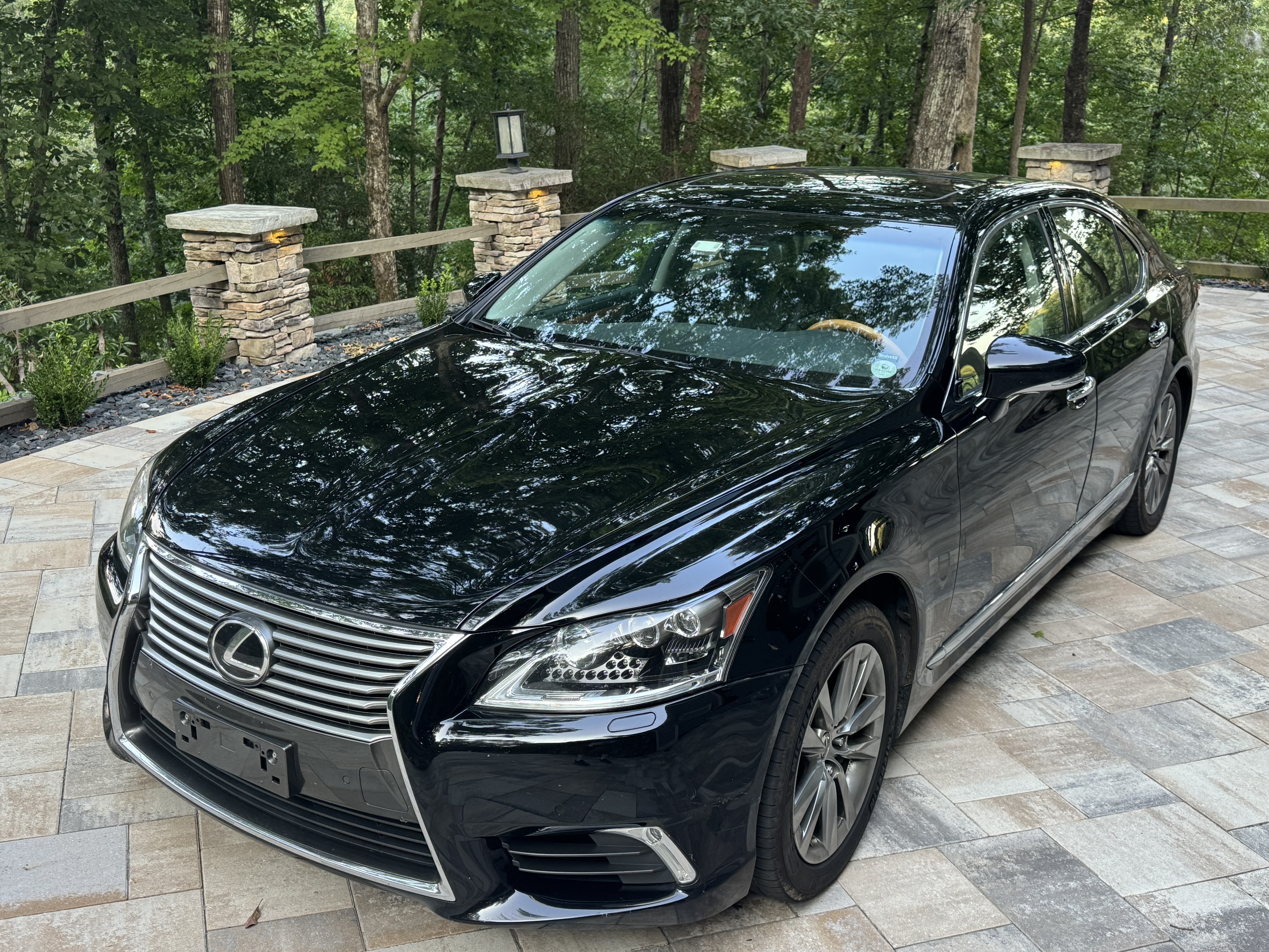 Used 2017 Lexus LS 460 AWD w/ Comfort Package image 4