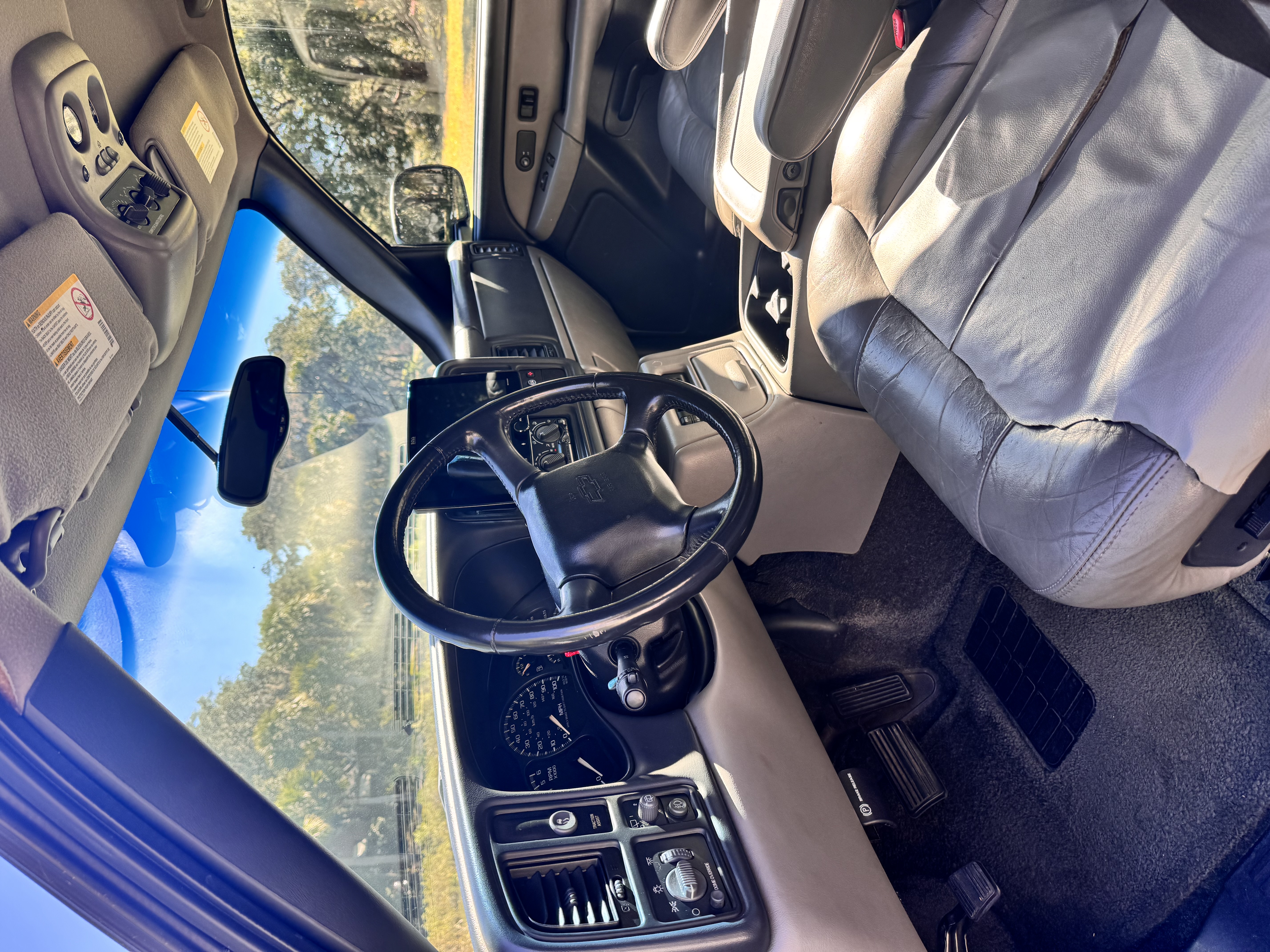 Used 2002 Chevrolet Tahoe LT RWD image 11