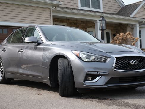 Used 2018 INFINITI Q50 Luxe w/ Cargo Package (L95) image 2