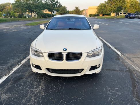 Used 2012 BMW 335i Convertible image 11