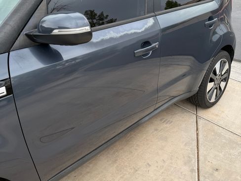 Used 2015 Kia Soul ! FWD image 5