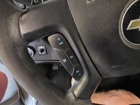 Used 2011 Chevrolet Express 2500 Extended RWD image 19