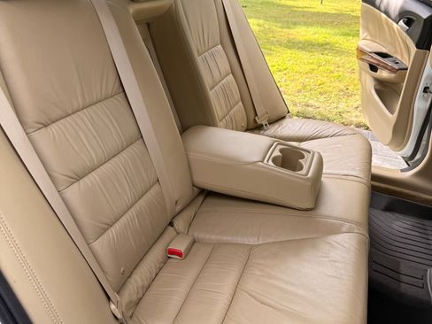 Used 2011 Honda Accord EX-L image 41