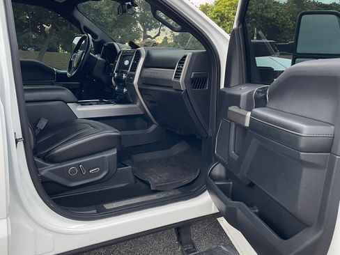 Used 2020 Ford F350 Platinum image 14