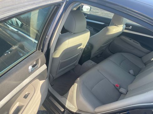 Used 2009 INFINITI G37 Journey w/ Premium Pkg image 10