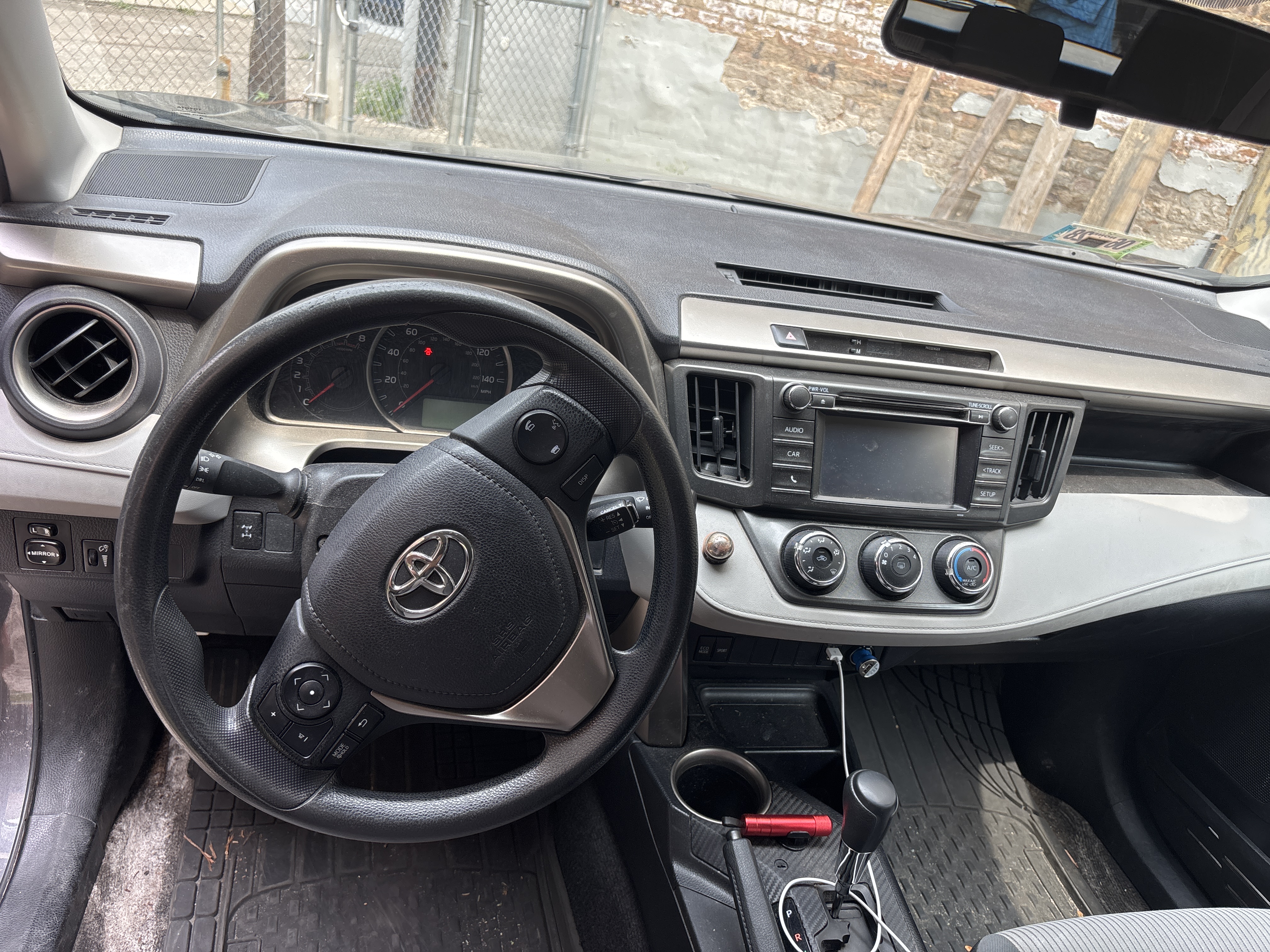 Used 2014 Toyota RAV4 LE AWD/4WD image 6