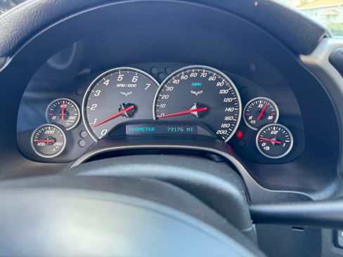 Used 2005 Chevrolet Corvette Coupe w/ Preferred Equipment Group RWD image 9