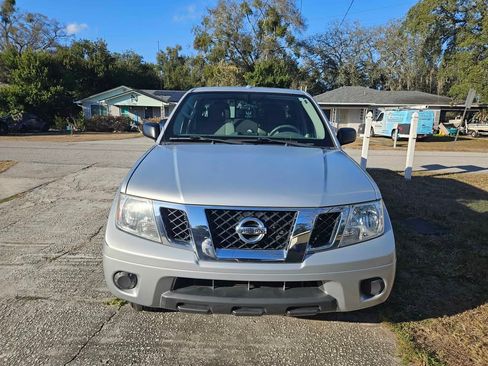 Used 2018 Nissan Frontier SV image 6