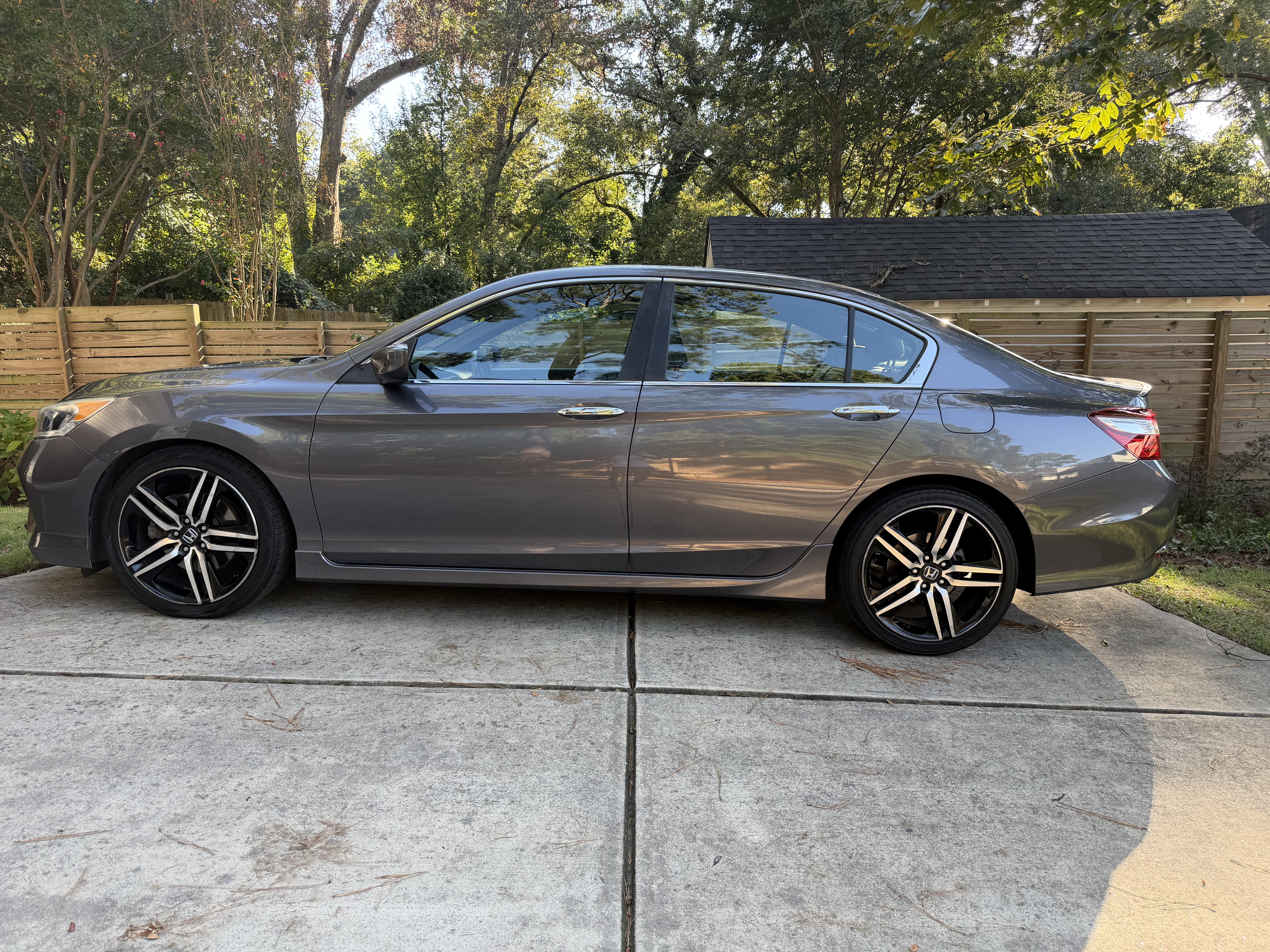Used 2017 Honda Accord Sport Special Edition image 1