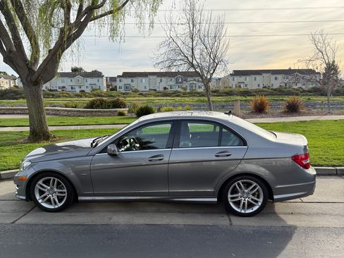 Used 2012 Mercedes-Benz C 250 Sedan image 2