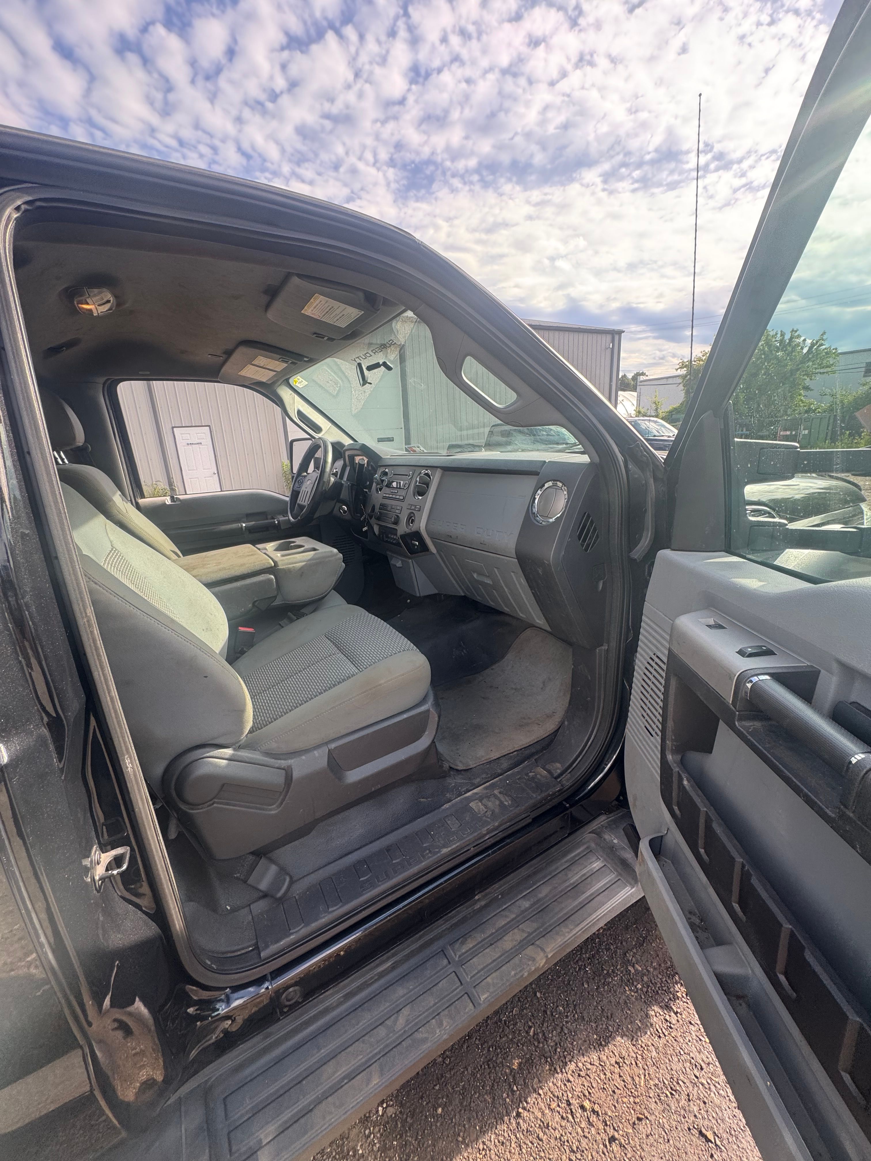 Used 2015 Ford F550 2WD Regular Cab Super Duty image 10