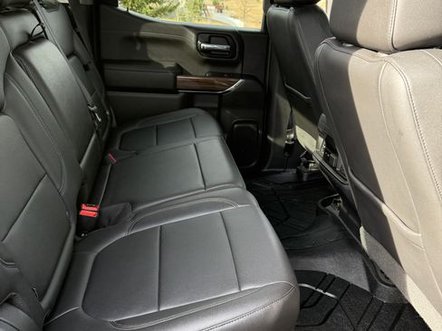 Used 2019 Chevrolet Silverado 1500 LT Trail Boss AWD/4WD image 16