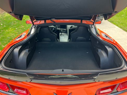 Used 2019 Chevrolet Corvette Stingray Coupe w/ Carbon Flash Badge Package image 14