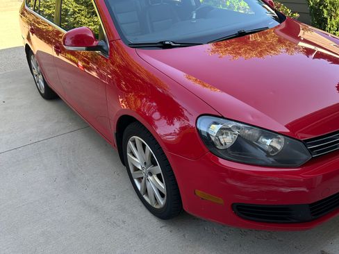 Used 2011 Volkswagen Jetta TDI FWD image 2