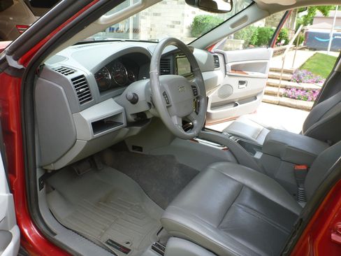 Used 2005 Jeep Grand Cherokee Limited AWD/4WD image 12