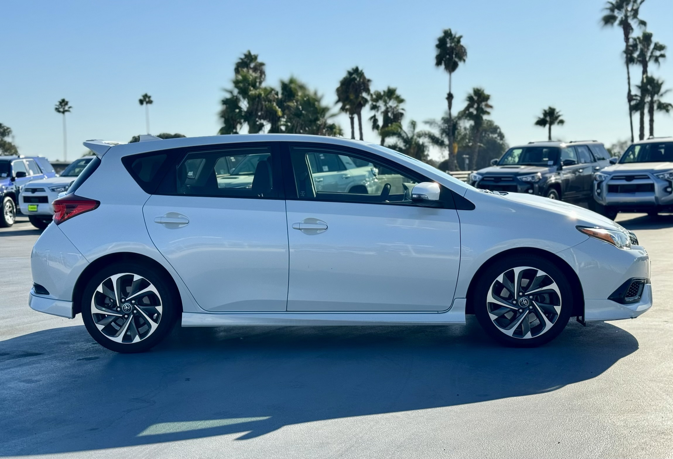 Used 2017 Toyota Corolla iM w/ Carpet Mat Package FWD image 4
