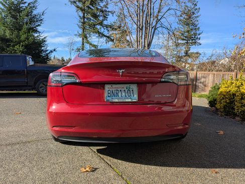Used 2018 Tesla Model 3 Long Range image 10