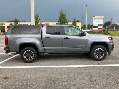 Used 2021 Chevrolet Colorado Z71 AWD/4WD image 5
