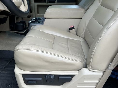 Used 2010 Ford F350 Lariat image 20