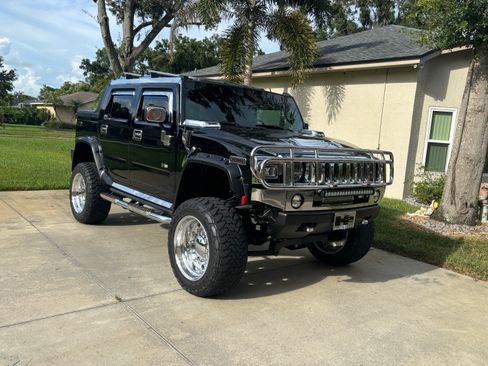 Used 2005 HUMMER H2 SUT w/ Preferred Equipment Group AWD/4WD image 4