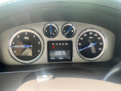 Used 2013 Cadillac Escalade Luxury RWD image 8