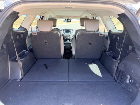 Used 2017 Hyundai Santa Fe Limited AWD/4WD image 5