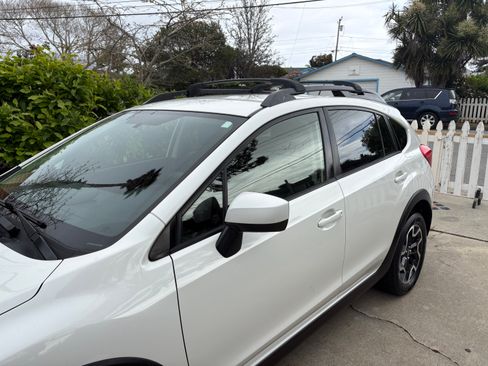 Used 2017 Subaru Crosstrek 2.0i Premium image 12