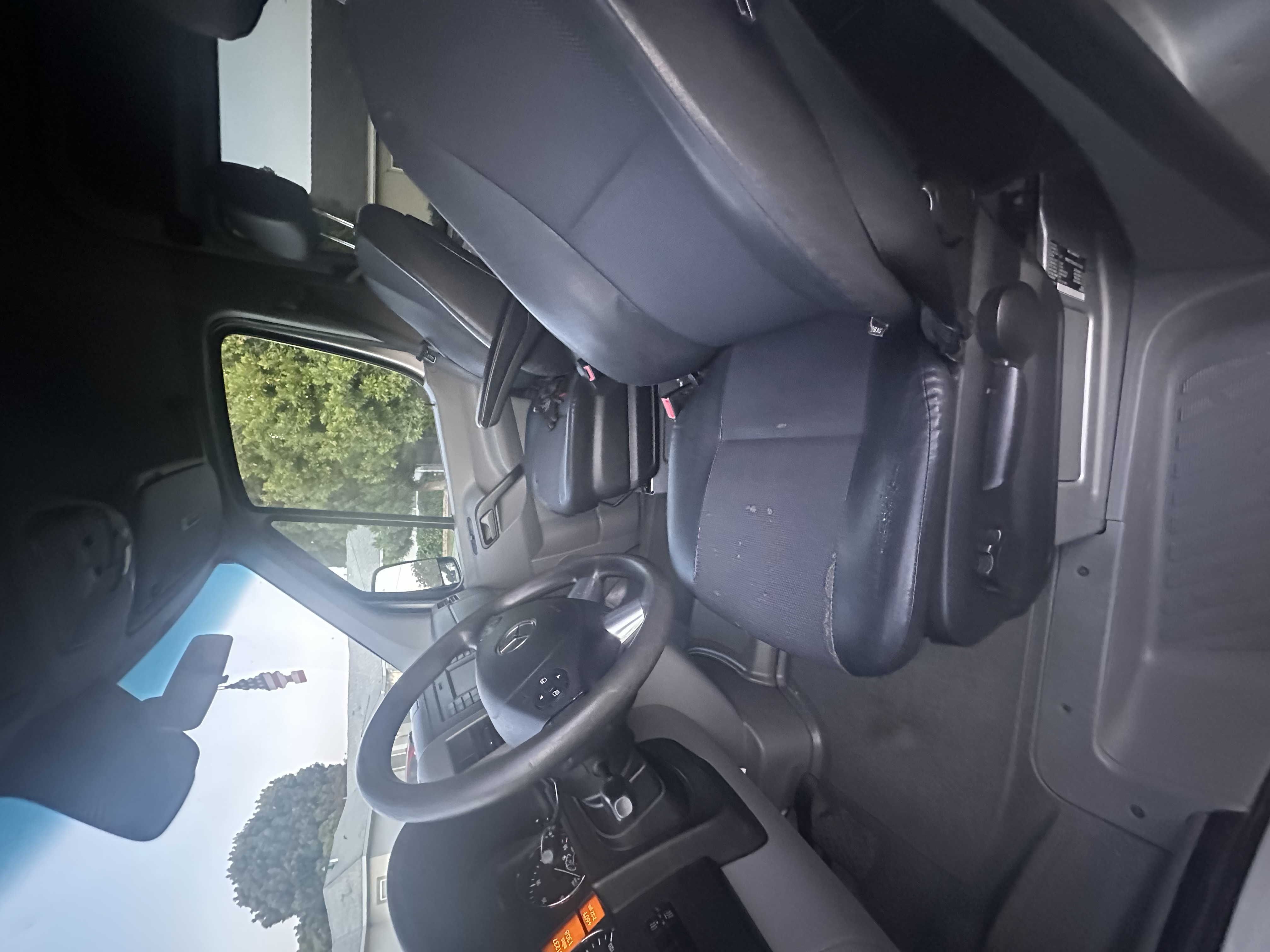 Used 2016 Mercedes-Benz Sprinter 2500 image 5